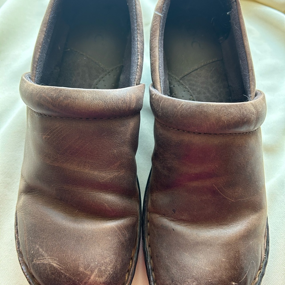 Women's Brown Leather Slip-On Clogs